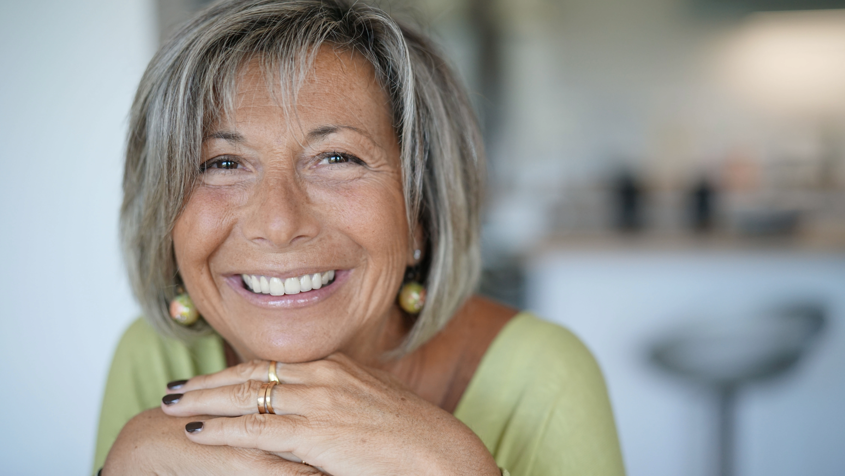 Патогенетично лазерно подмладяване на кожата